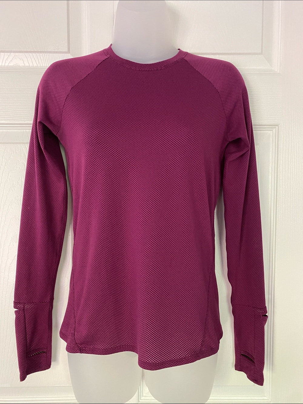 Oiselle Shirt Flyout Long Sleeve Top Purple size 2
